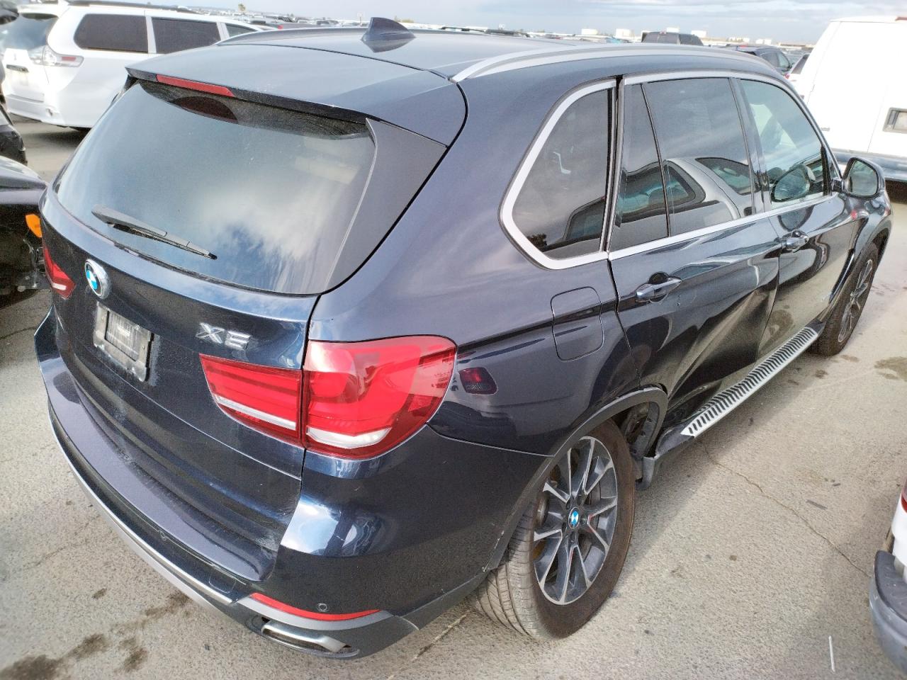 Photo 4 from auction – 2018 BMW X5 XDRIVE3 with VIN 5UXKR0C56J0X96372