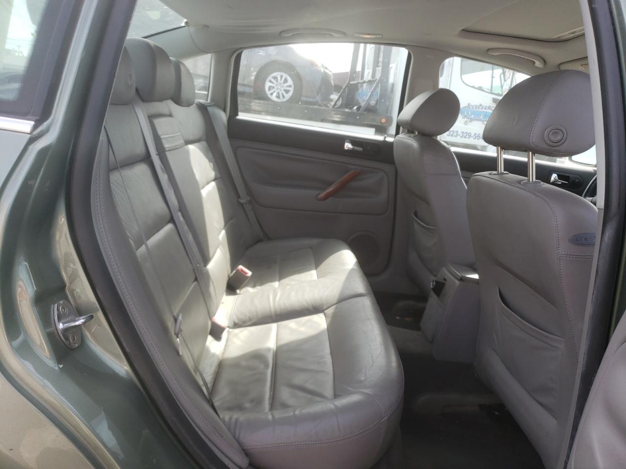Photo 6 from auction – 2002 VOLKSWAGEN PASSAT GLX with VIN WVWTH63B32P079423