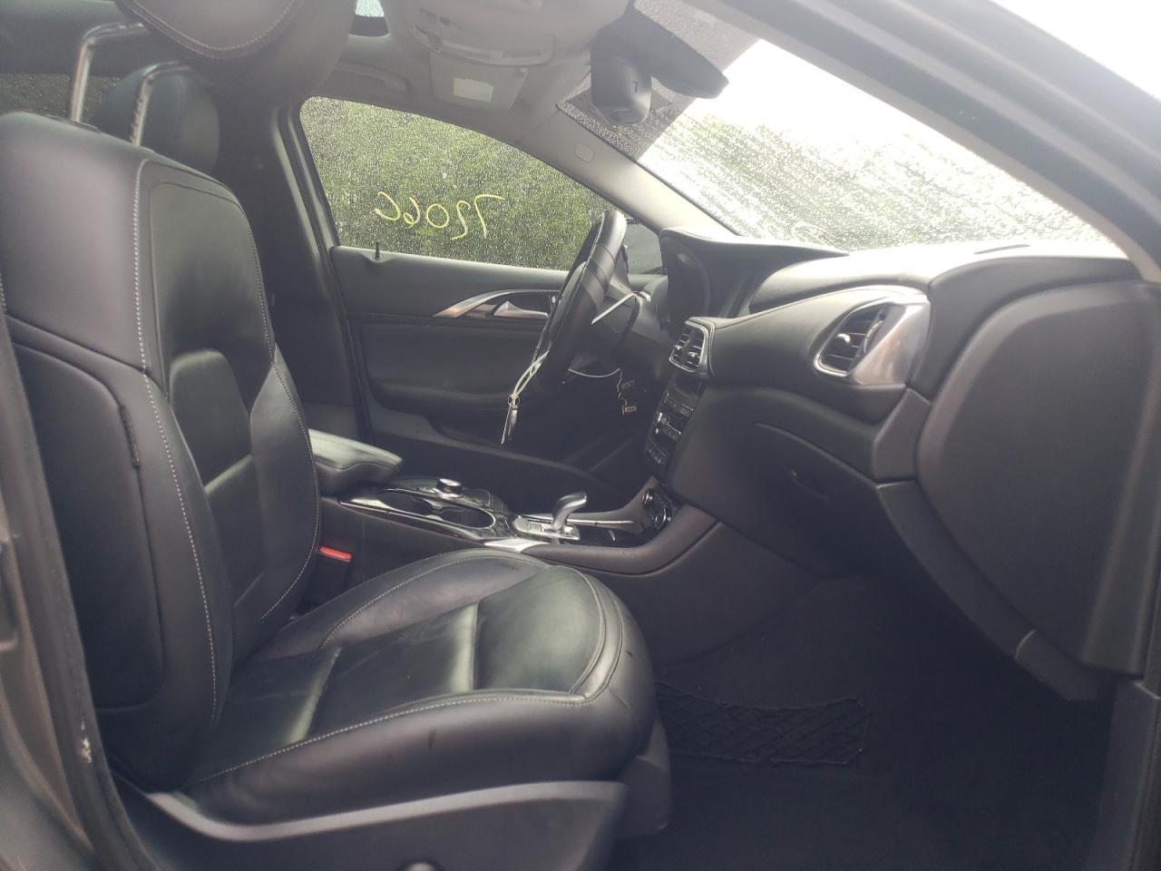 Photo 5 from auction – 2017 INFINITI QX30 BASE with VIN SJKCH5CR6HA024609