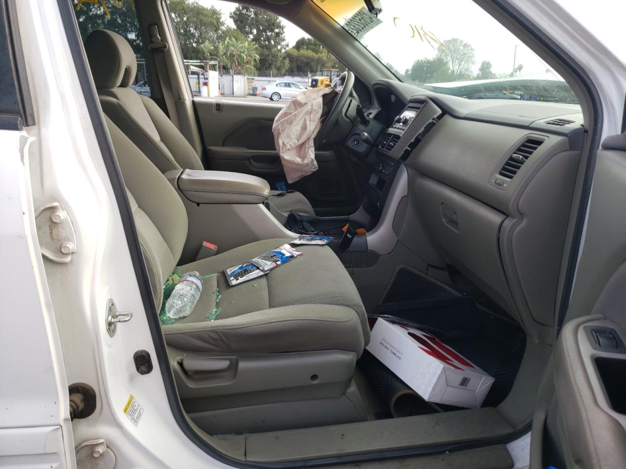 Photo 5 from auction – 2006 HONDA PILOT EX with VIN 5FNYF28486B049364