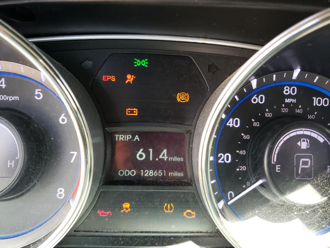 Photo 8 from auction – 2012 HYUNDAI SONATA SE with VIN 5NPEC4AB7CH434184