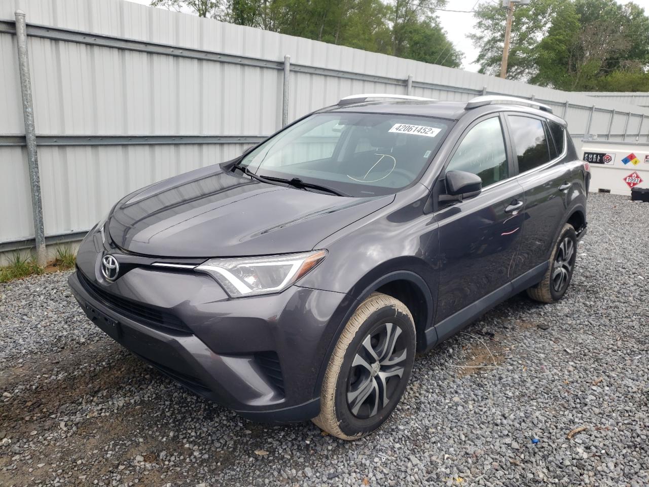 Photo 2 from auction – 2016 TOYOTA RAV4 LE with VIN 2T3BFREV0GW455193