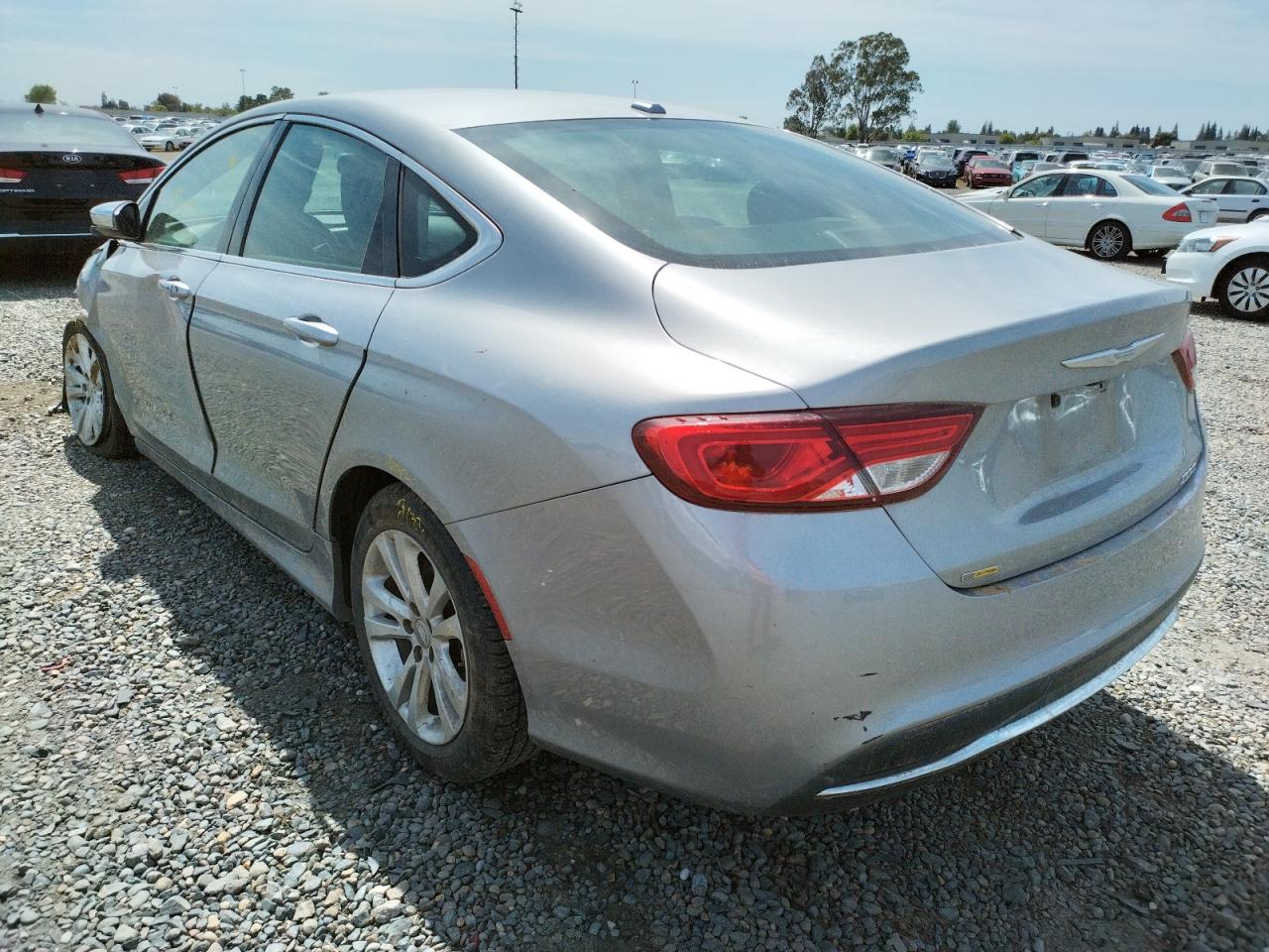 Photo 3 from auction – 2015 CHRYSLER 200 LIMITE with VIN 1C3CCCAB3FN608102