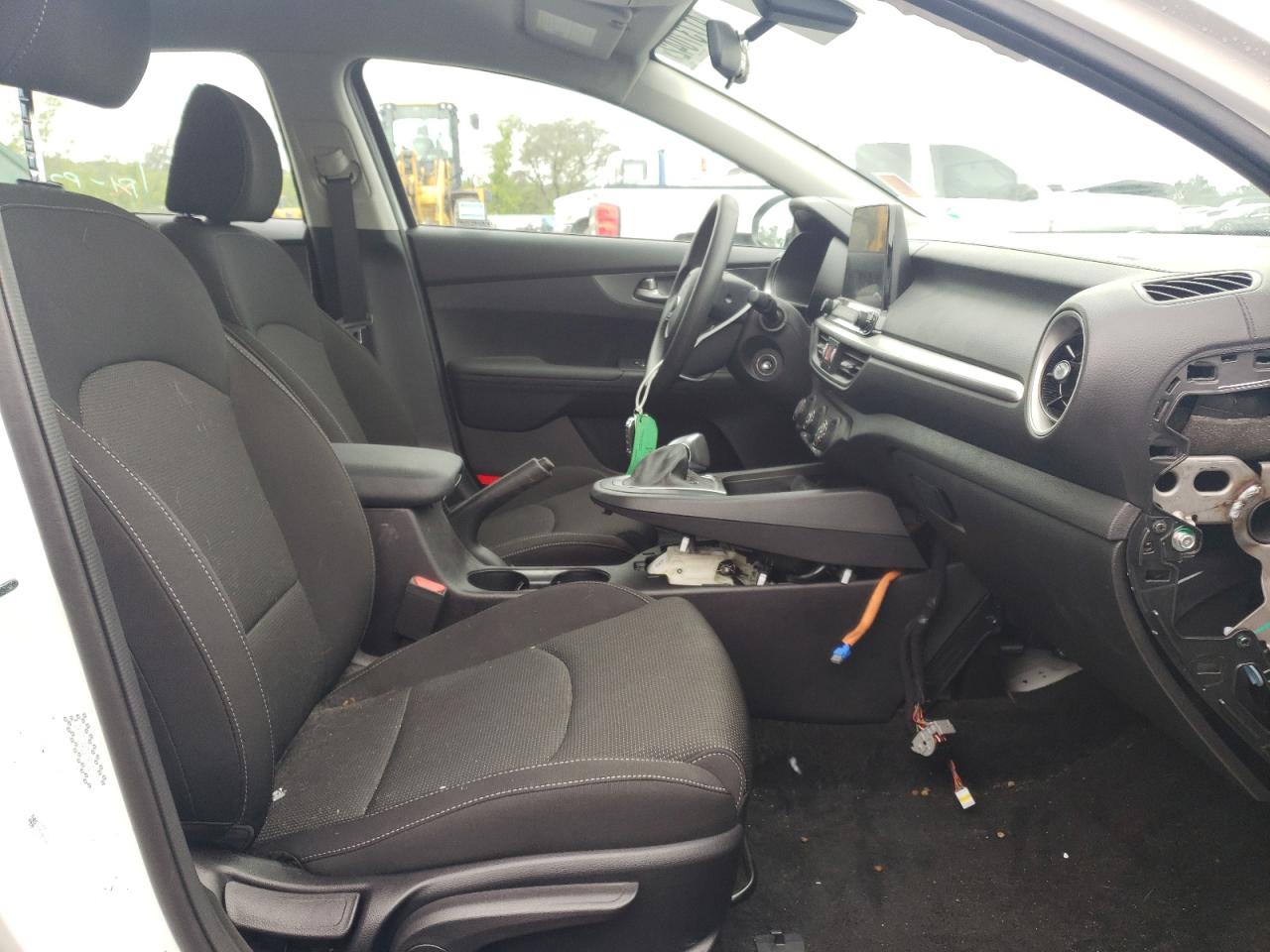 Photo 5 from auction – 2021 KIA FORTE FE with VIN 3KPF24AD5ME382794