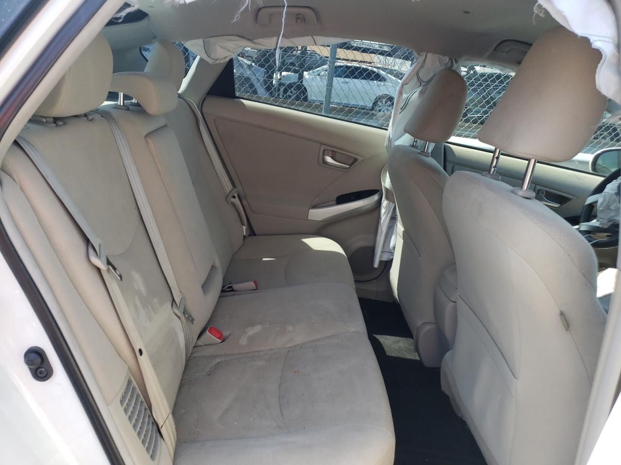 Photo 6 from auction – 2015 TOYOTA PRIUS with VIN JTDKN3DU1F0467283
