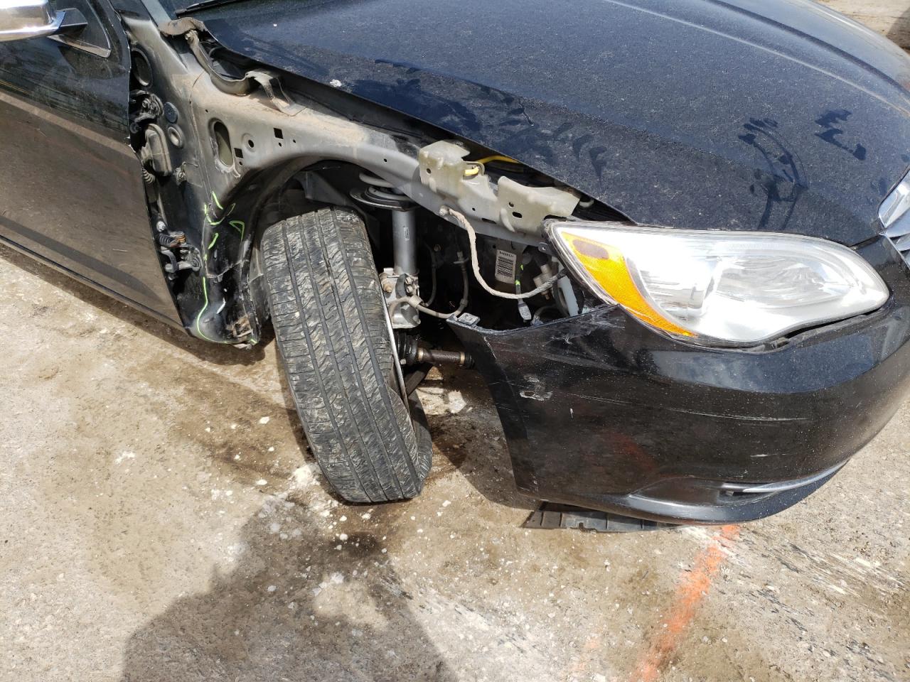 Photo 9 from auction – 2013 CHRYSLER 200 LIMITE with VIN 1C3CCBCGXDN506456