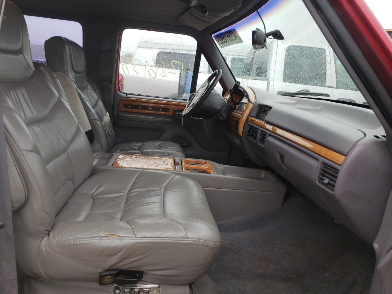 Photo 5 from auction – 1997 FORD F350 with VIN 1FTJW35FXVEC44654