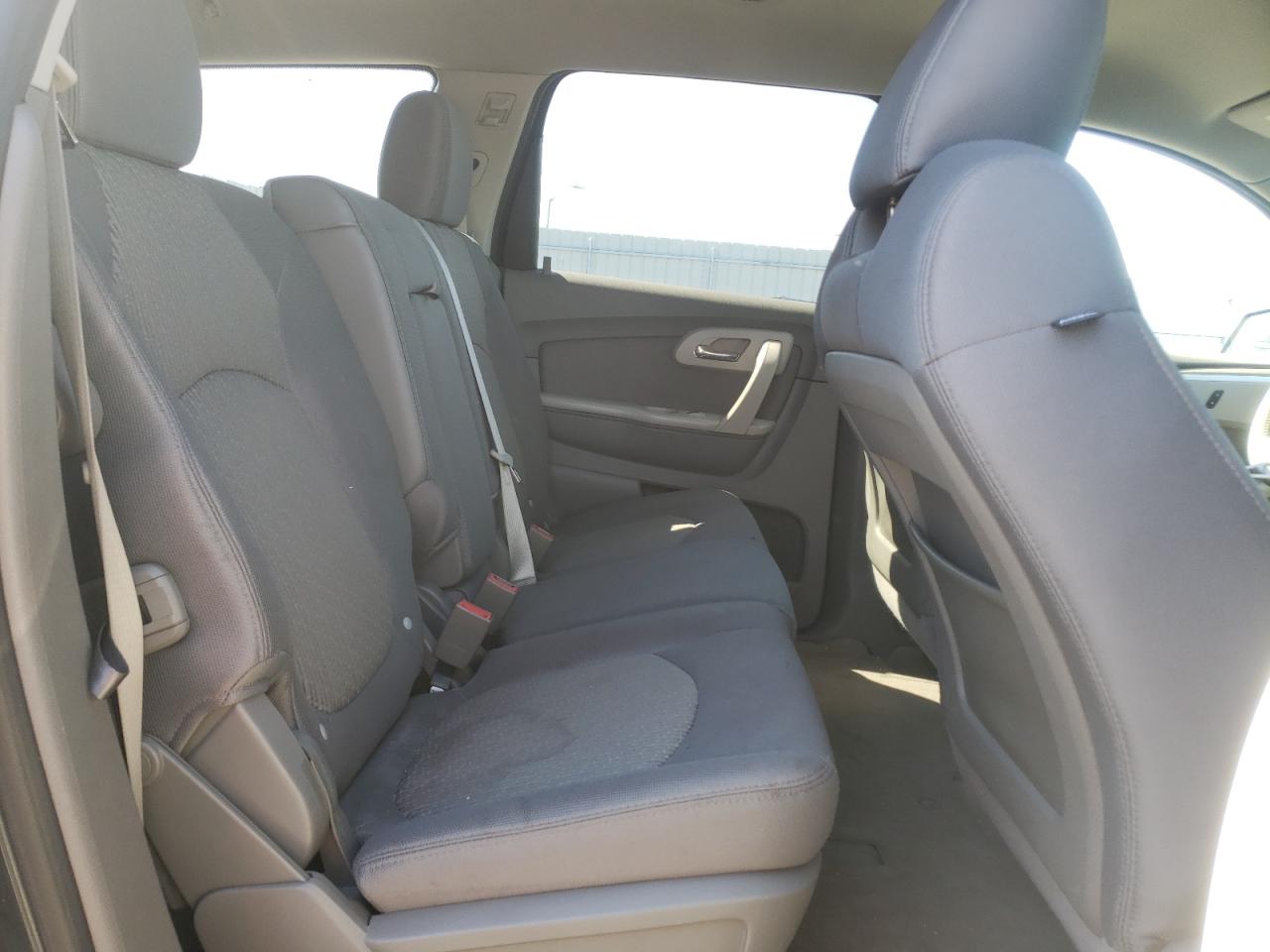 Photo 6 from auction – 2011 CHEVROLET TRAVERSE L with VIN 1GNKVFED0BJ312087