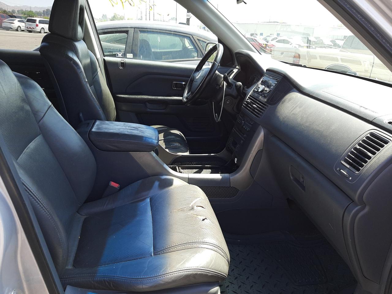 Photo 5 from auction – 2004 HONDA PILOT EXL with VIN 2HKYF18644H607110