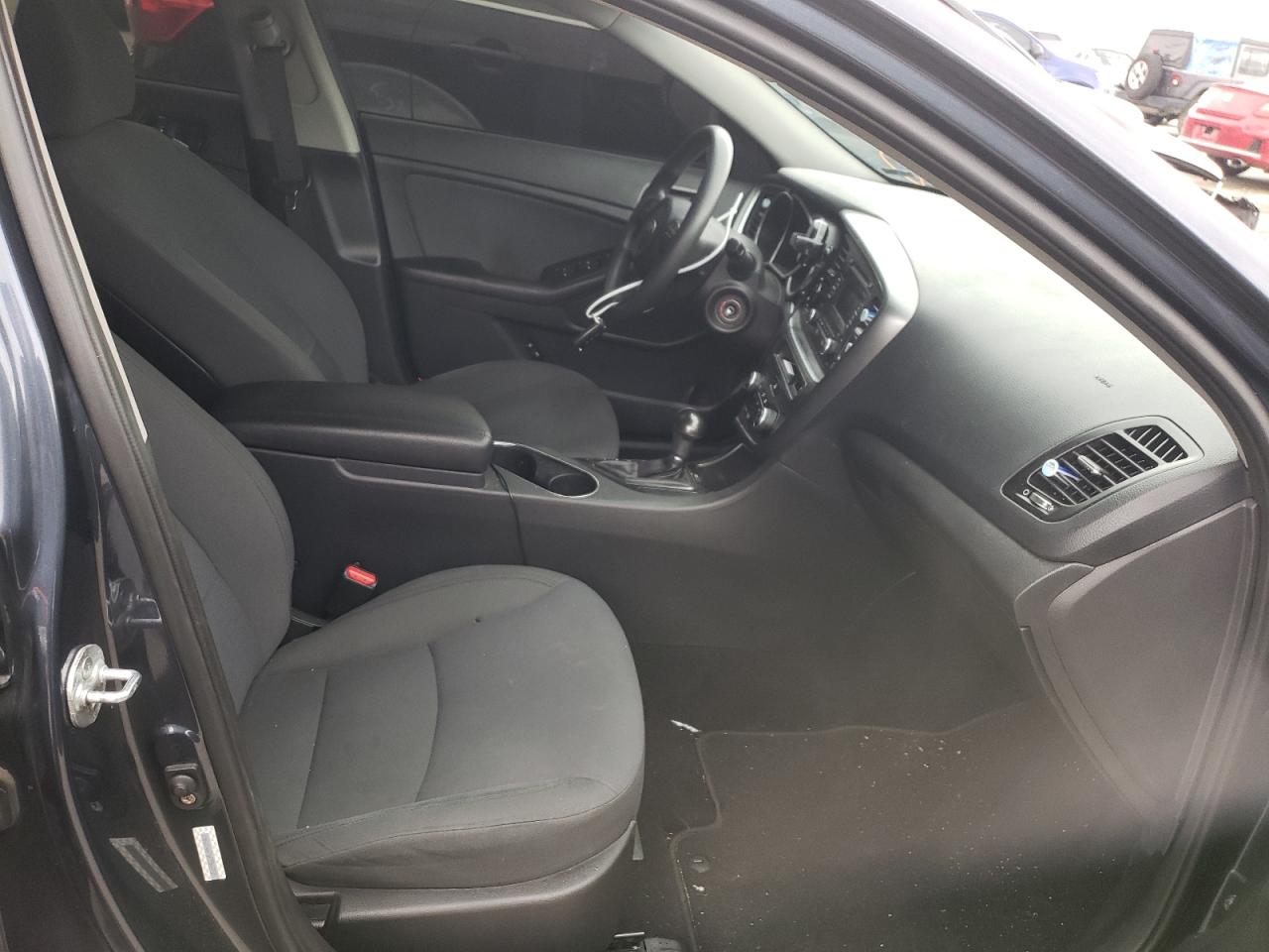 Photo 5 from auction – 2015 KIA OPTIMA LX with VIN KNAGM4A74F5568931