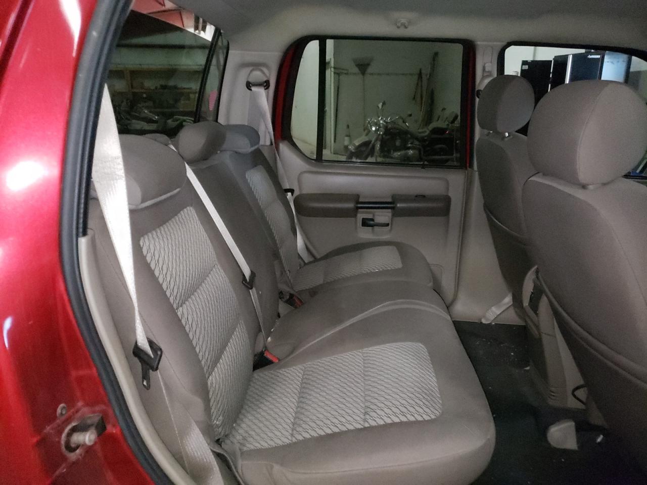 Photo 6 from auction – 2004 FORD EXPLORER S with VIN 1FMZU77KX4UC20834