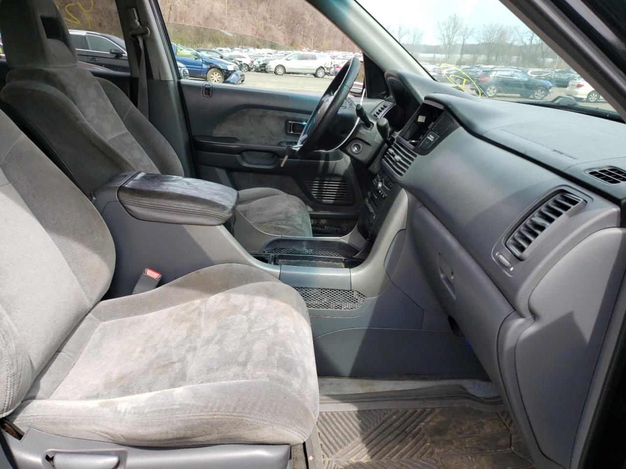 Photo 5 from auction – 2005 HONDA PILOT EX with VIN 5FNYF18495B018455