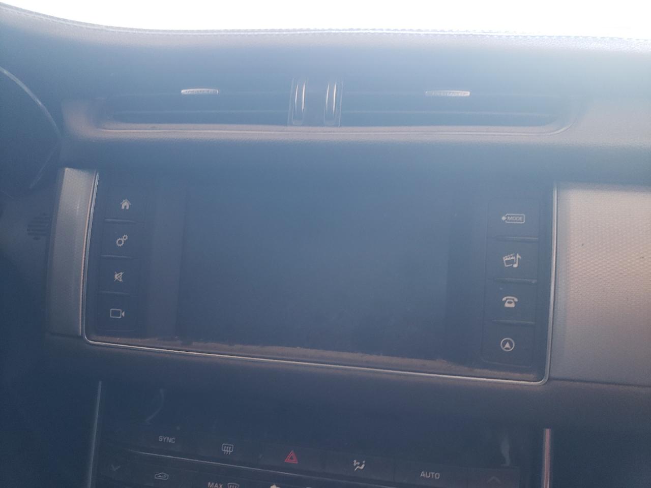 Photo 9 from auction – 2016 JAGUAR XF PREMIUM with VIN SAJBD4BVXGCY24272