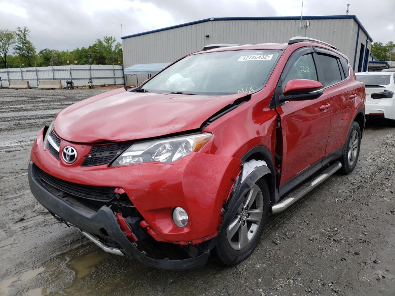 Photo 2 from auction – 2015 TOYOTA RAV4 XLE with VIN 2T3WFREVXFW151336