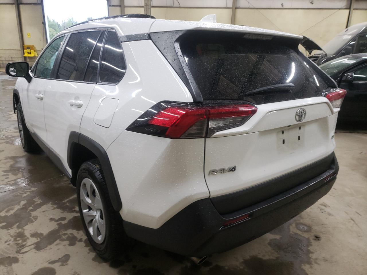 Photo 3 from auction – 2019 TOYOTA RAV4 LE with VIN 2T3H1RFV3KW021141