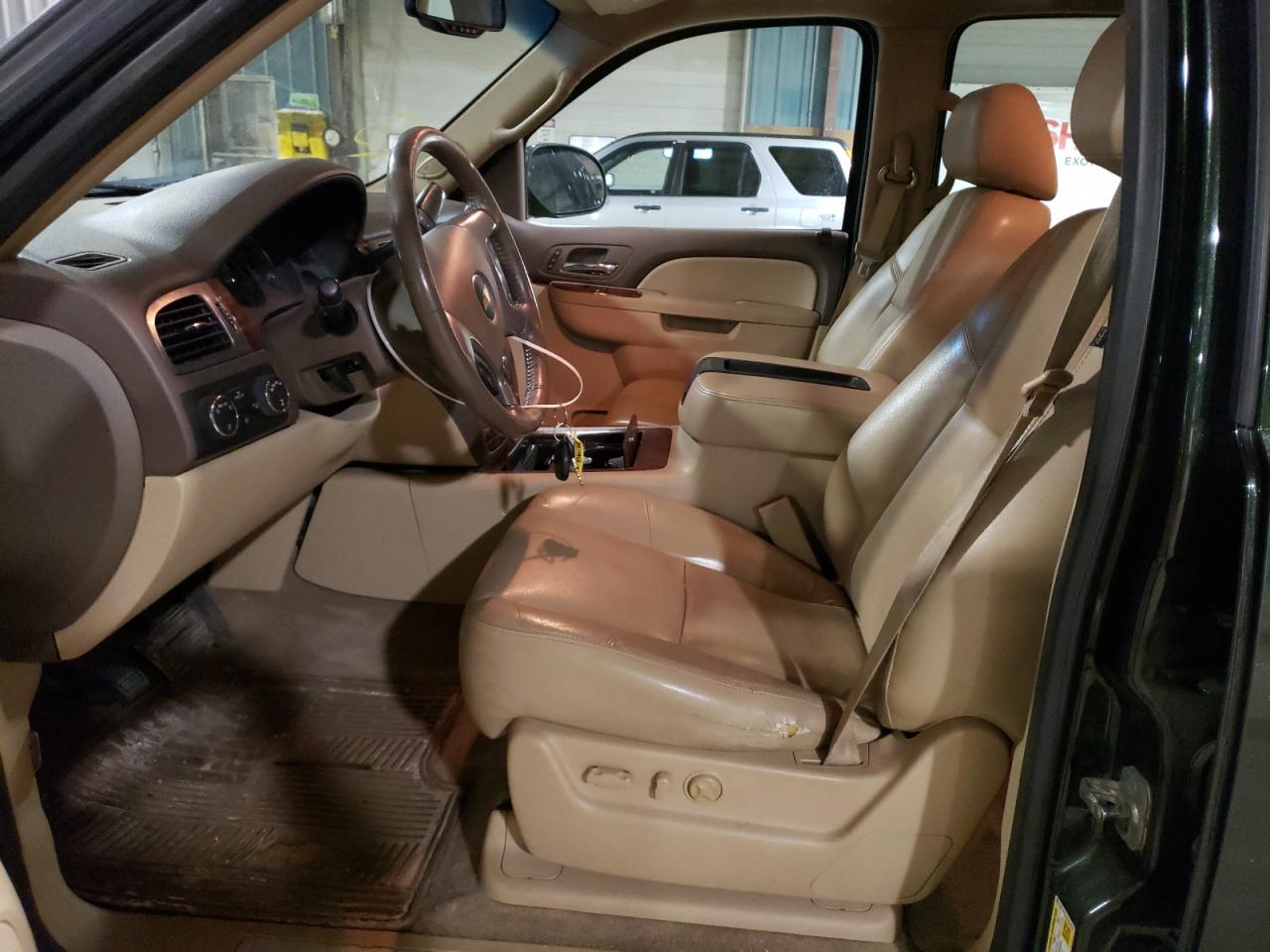 Photo 5 from auction – 2013 CHEVROLET AVALANCHE with VIN 3GNTKGE72DG239838