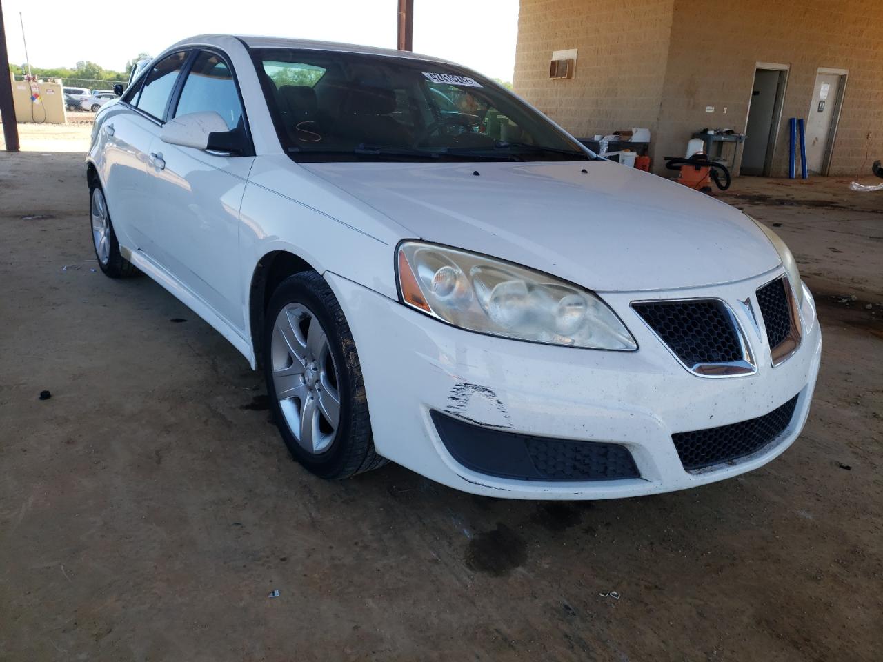 PONTIAC G6 2010 with VIN 1G2ZA5E05A4125634 - Photo from auction