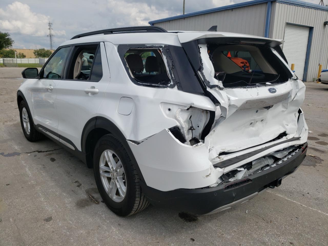 Photo 3 from auction – 2021 FORD EXPLORER X with VIN 1FMSK7DH0MGA57187