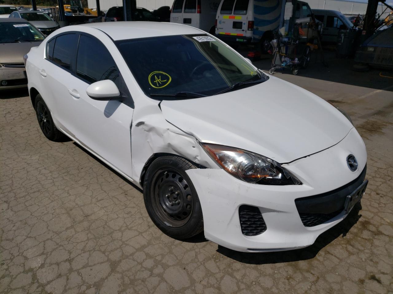MAZDA 3 I 2013 with VIN JM1BL1TG7D1715842 - Photo from auction