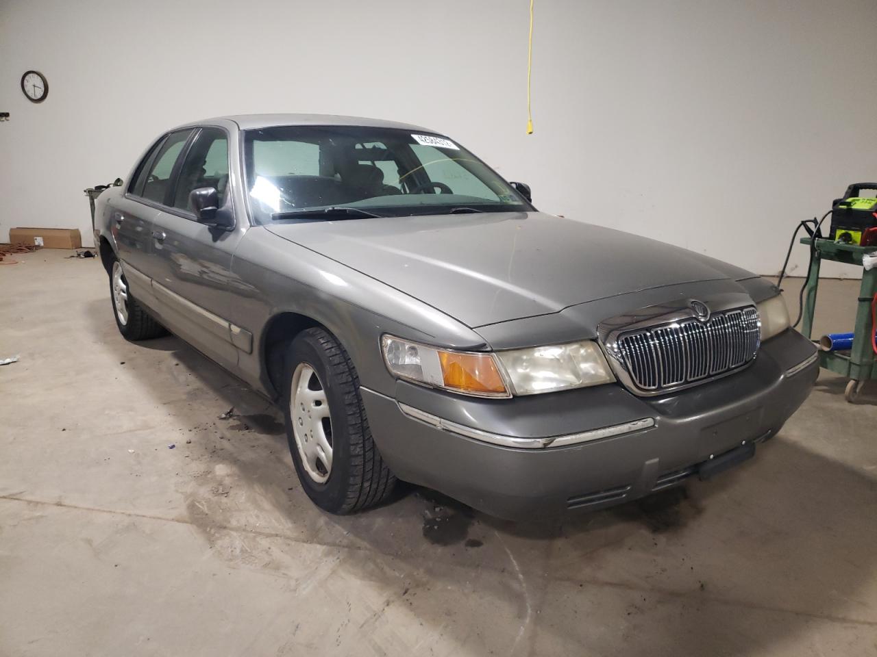 Photo 1 from auction – 2002 MERCURY GRAND MARQ with VIN 2MEFM74W02X650195