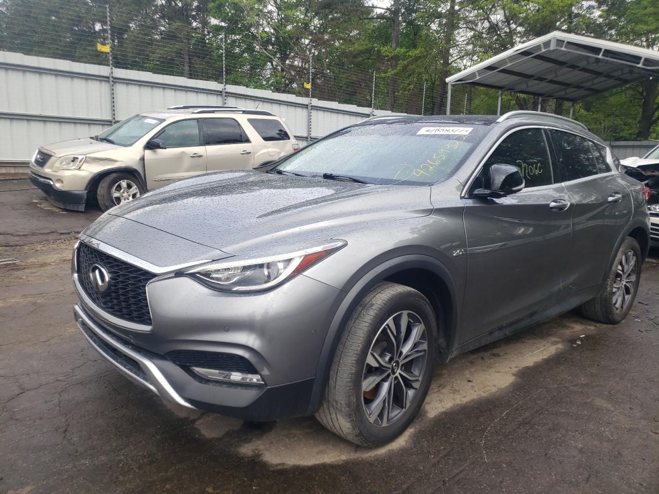 Photo 2 from auction – 2017 INFINITI QX30 BASE with VIN SJKCH5CR6HA024609