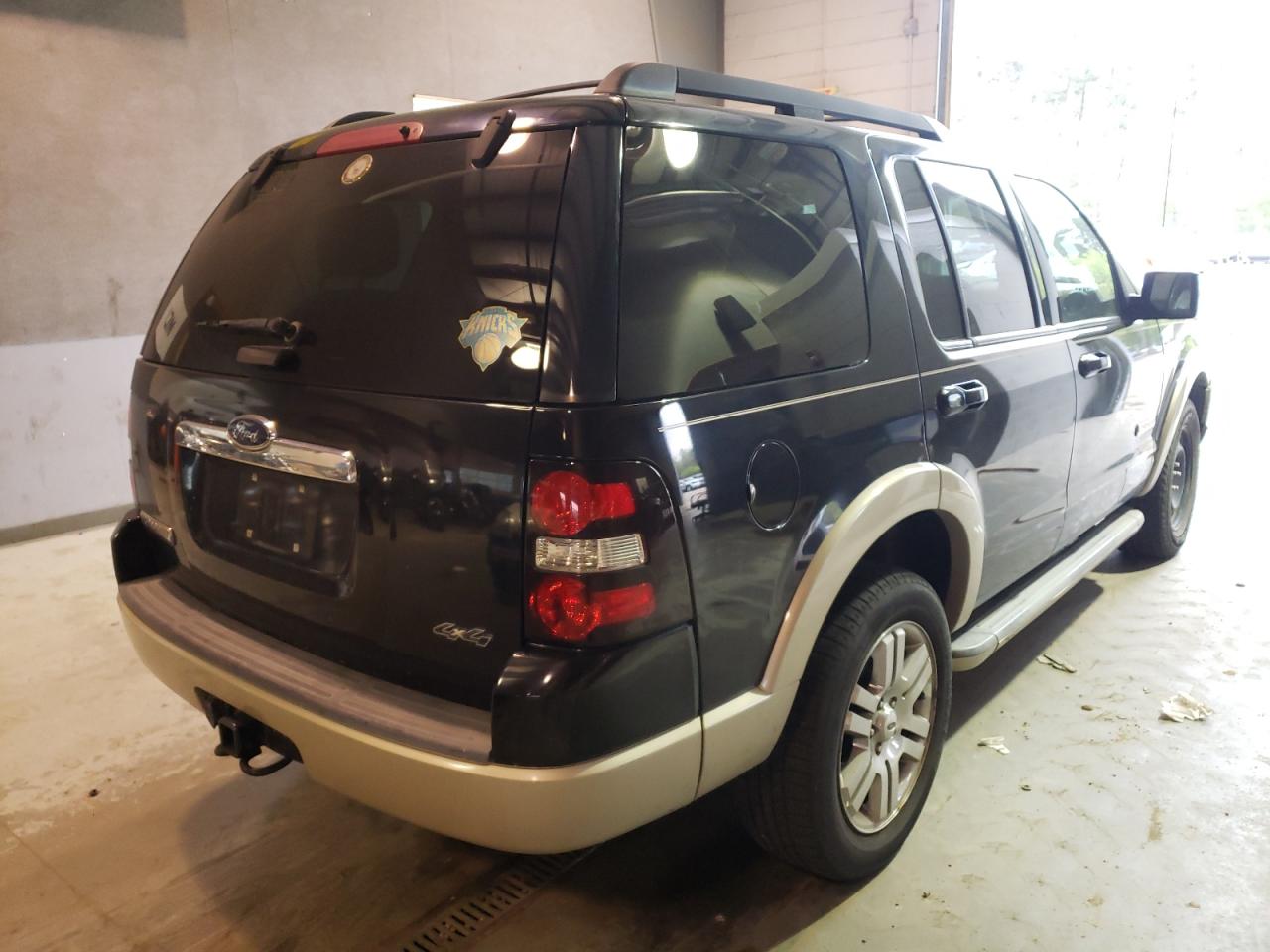 Photo 4 from auction – 2008 FORD EXPLORER E with VIN 1FMEU74E88UA66515