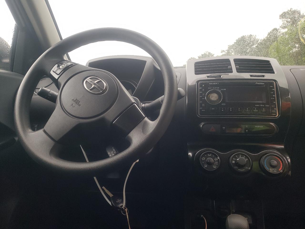Photo 9 from auction – 2009 SCION XD with VIN JTKKU10469J042176