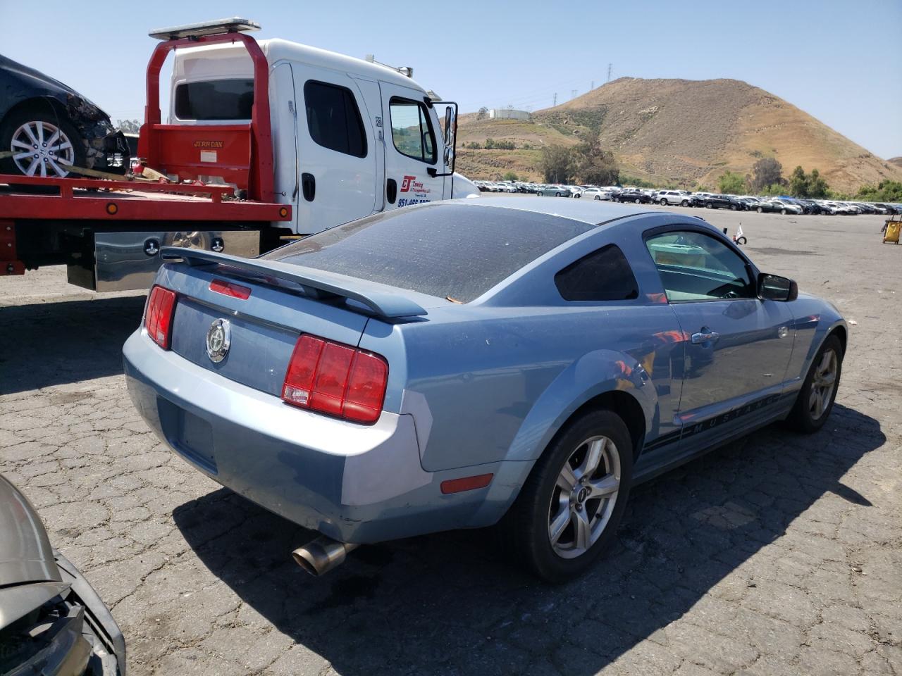 Photo 4 from auction – 2005 FORD MUSTANG with VIN 1ZVFT80N655203610