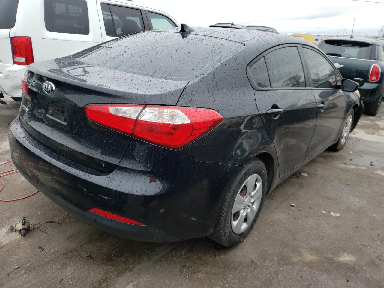 Photo 4 from auction – 2016 KIA FORTE LX with VIN KNAFK4A69G5574895