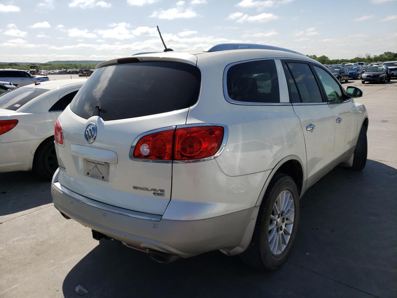 Photo 4 from auction – 2011 BUICK ENCLAVE CX with VIN 5GAKVBEDXBJ373188