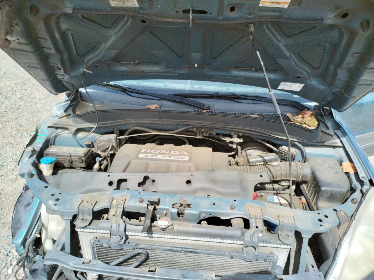 Photo 7 from auction – 2005 HONDA PILOT LX with VIN 2HKYF181X5H568352