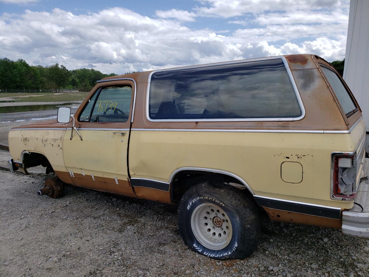 Photo 9 from auction – 1985 DODGE RAMCHARGER with VIN 1B4GW12T3FS593616