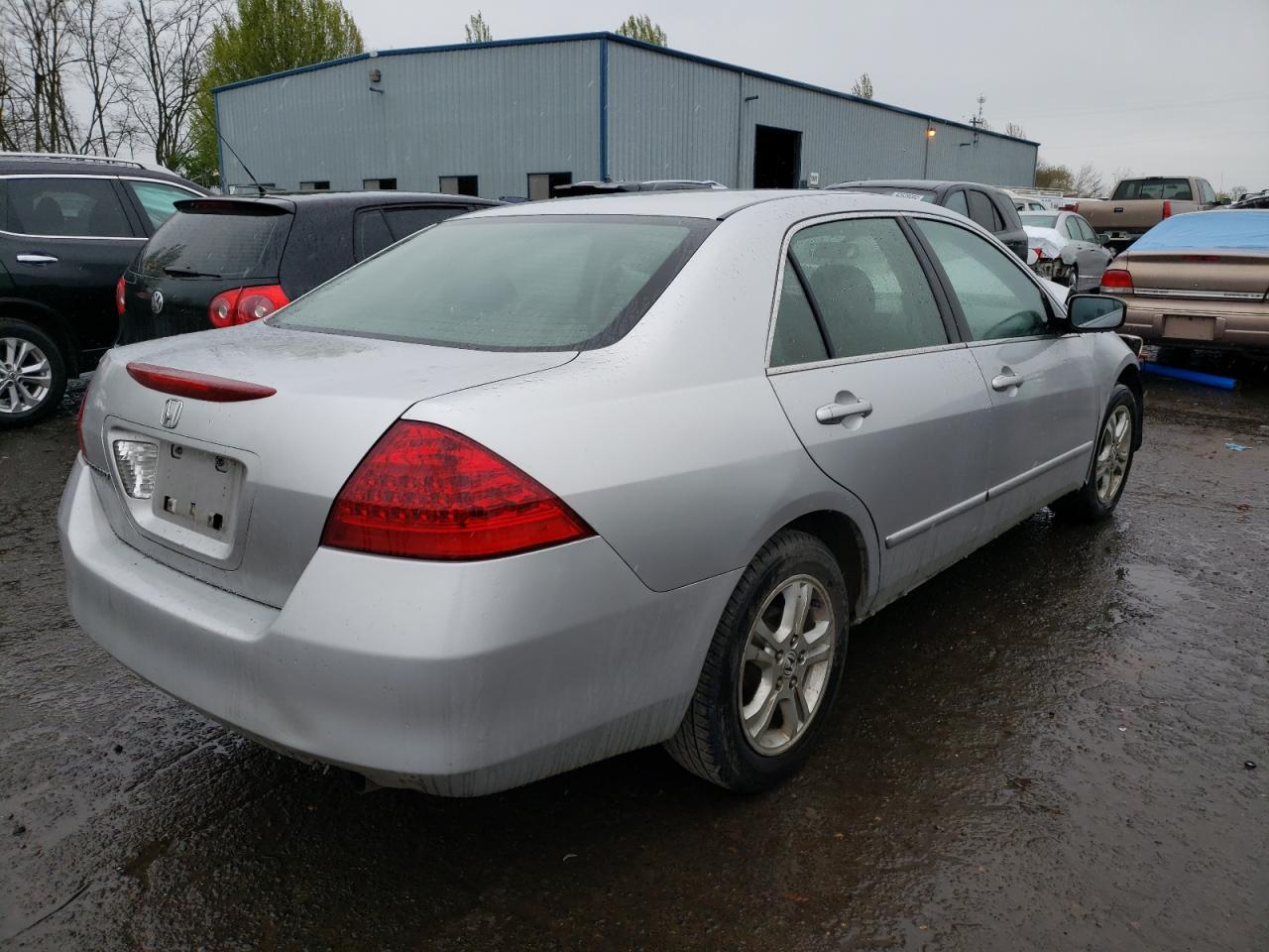 Photo 4 from auction – 2007 HONDA ACCORD SE with VIN JHMCM56387C023985