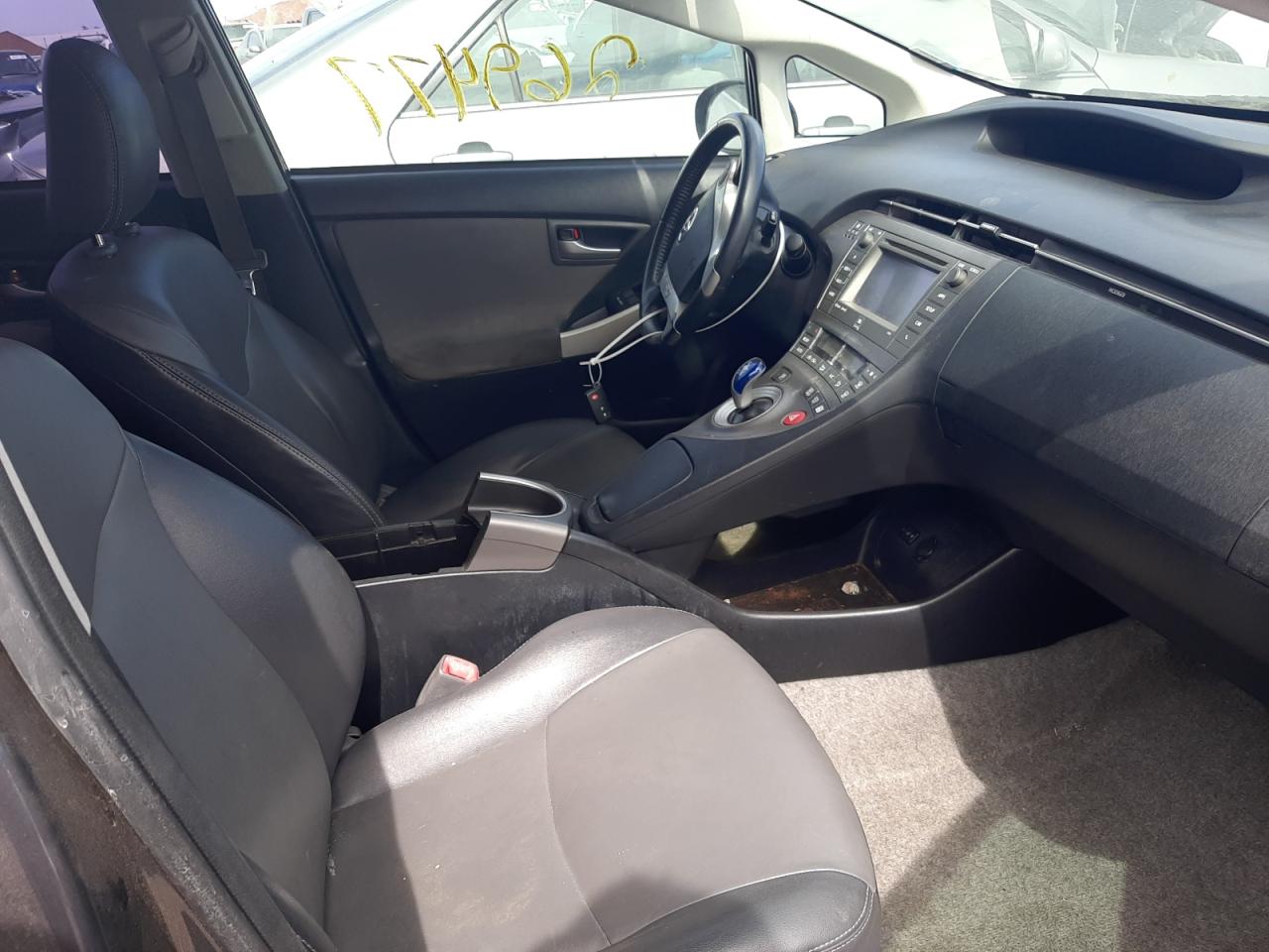 Photo 5 from auction – 2013 TOYOTA PRIUS with VIN JTDKN3DU8D1717660