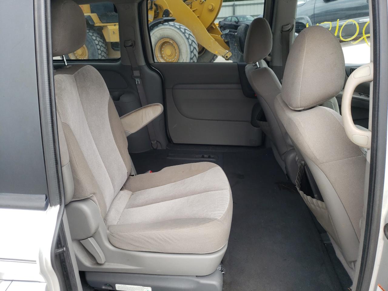 Photo 6 from auction – 2012 KIA SEDONA LX with VIN KNDMG4C73C6502645