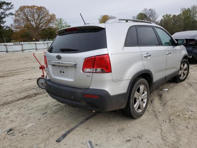 Photo 4 from auction – 2013 KIA SORENTO EX with VIN 5XYKUDA62DG415750