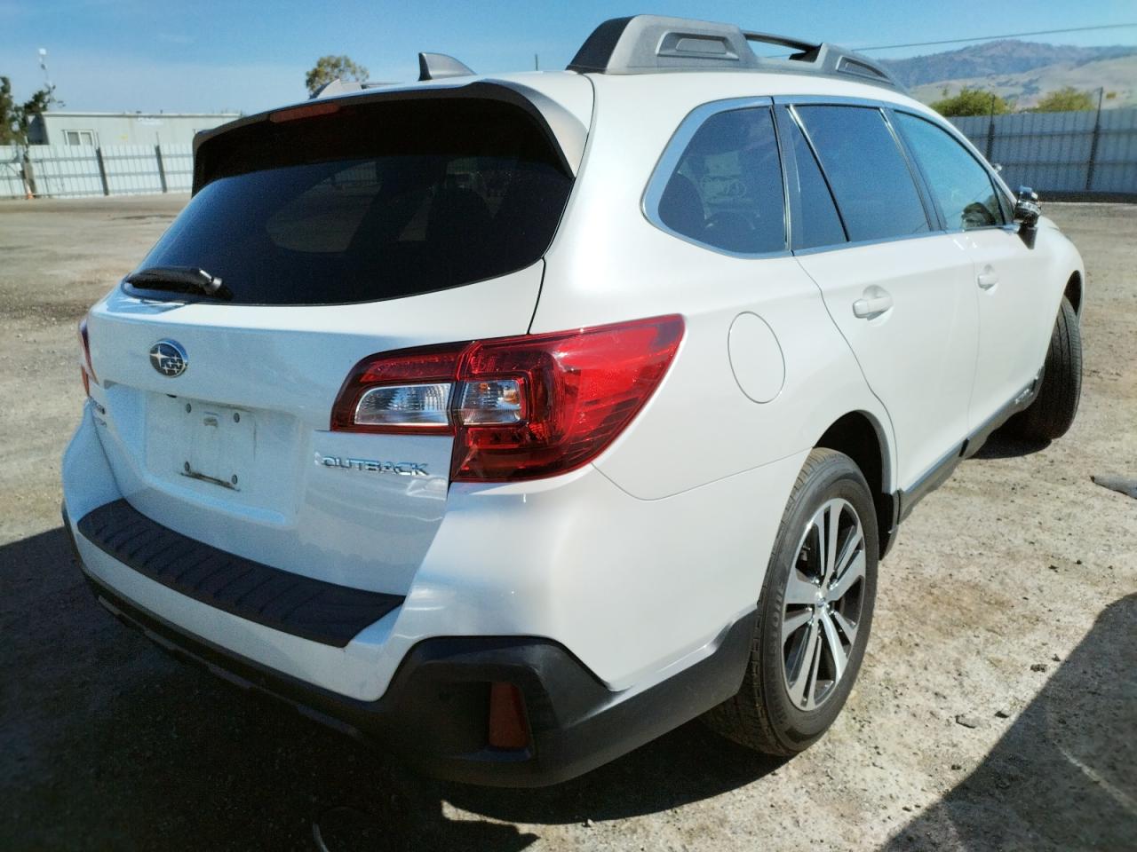 Photo 4 from auction – 2019 SUBARU OUTBACK 2. with VIN 4S4BSANCXK3298632