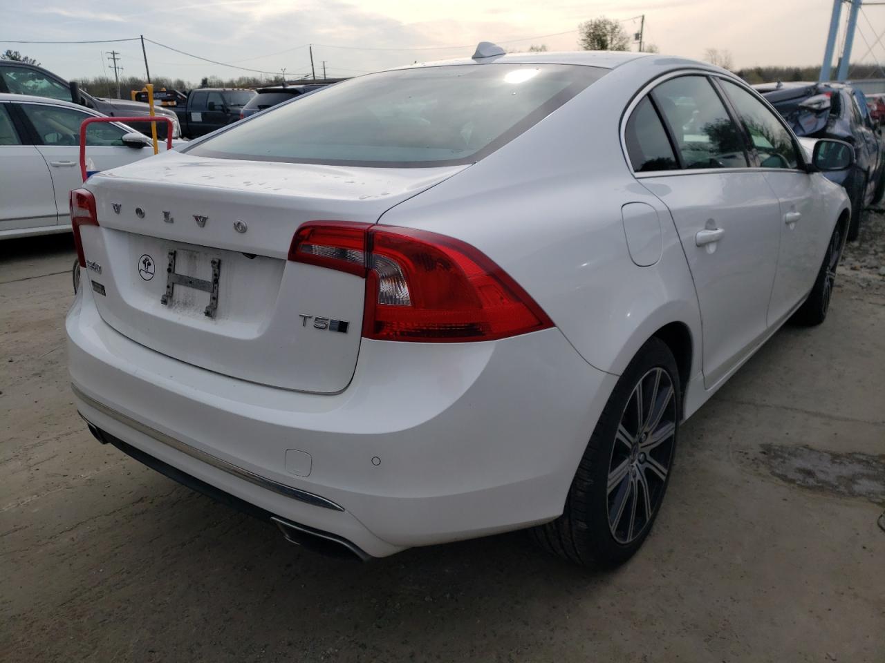 Photo 4 from auction – 2017 VOLVO S60 PREMIE with VIN LYV402TK7HB153807