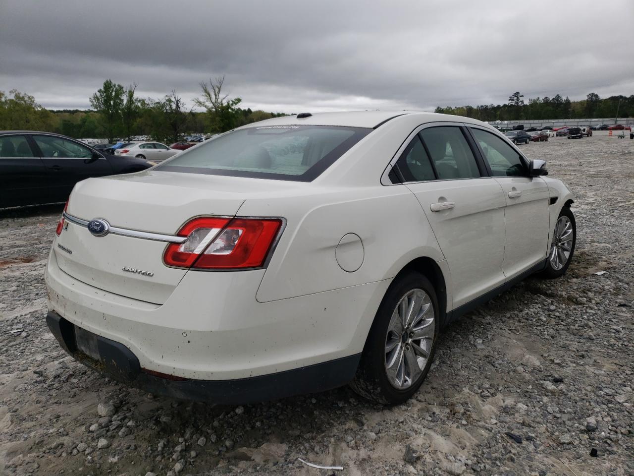 Photo 4 from auction – 2010 FORD TAURUS LIM with VIN 1FAHP2FW7AG110175