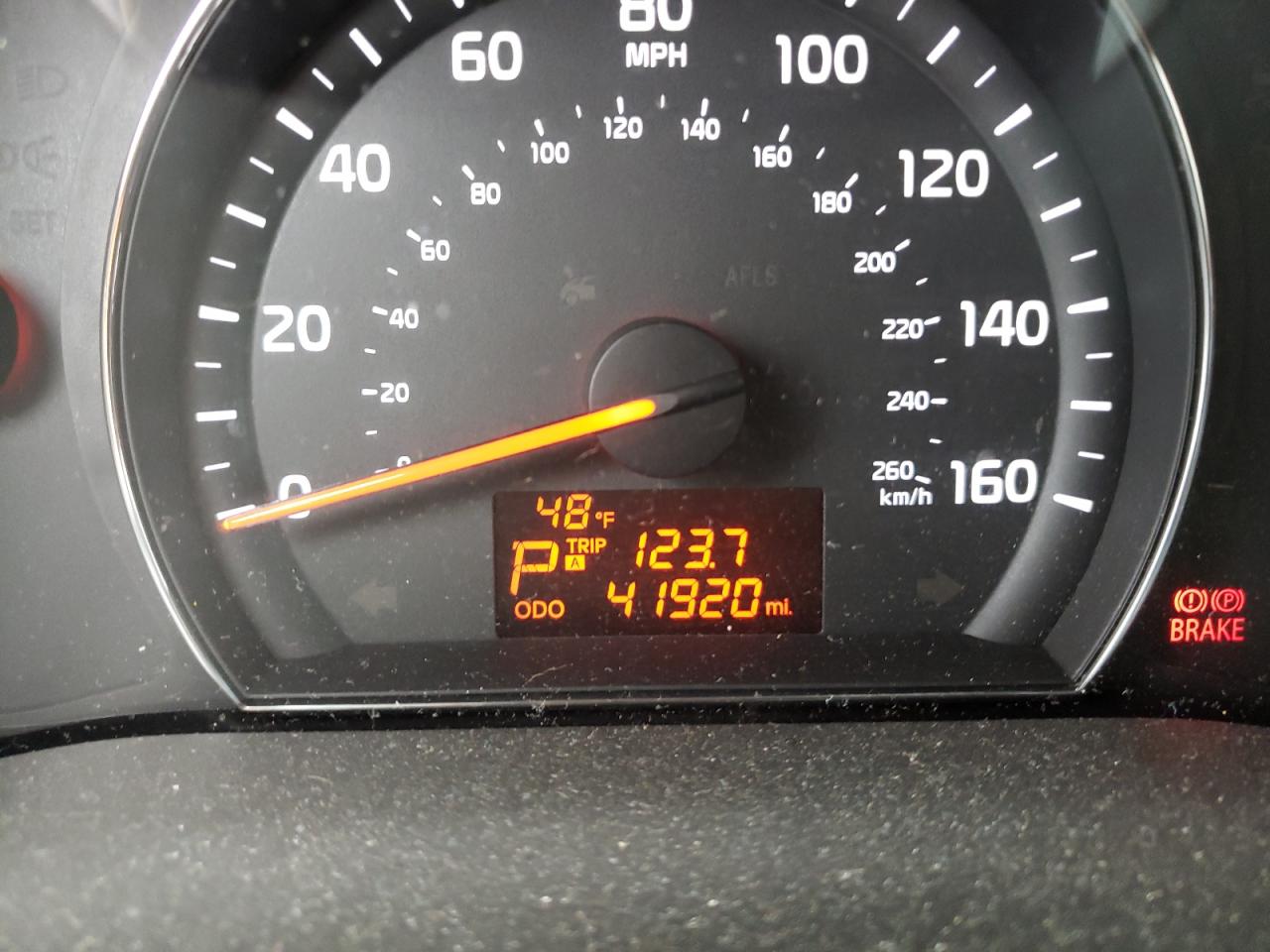 Photo 8 from auction – 2015 KIA SORENTO LX with VIN 5XYKTCA66FG609018
