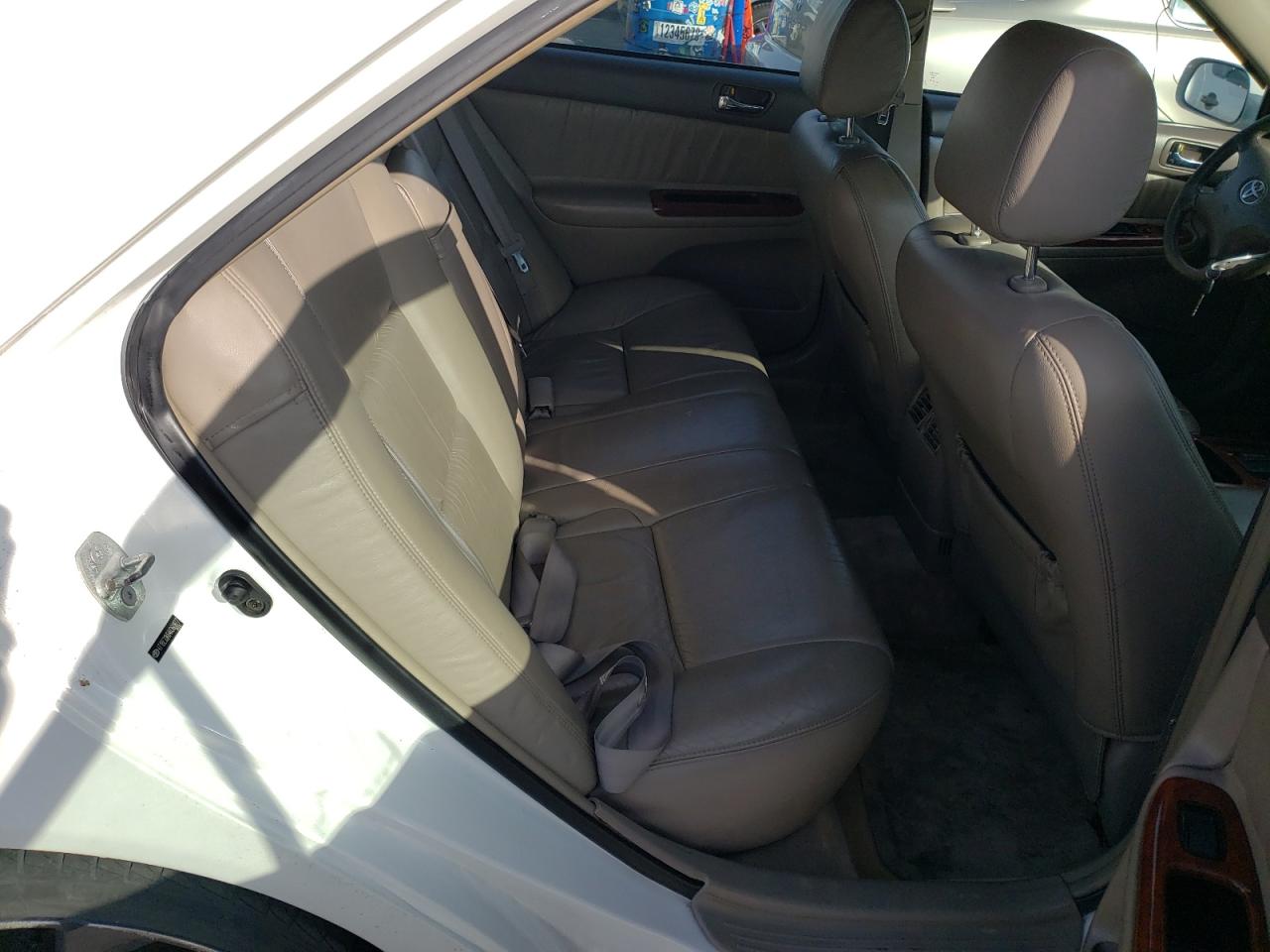 Photo 6 from auction – 2004 TOYOTA CAMRY LE with VIN 4T1BE32K64U360877