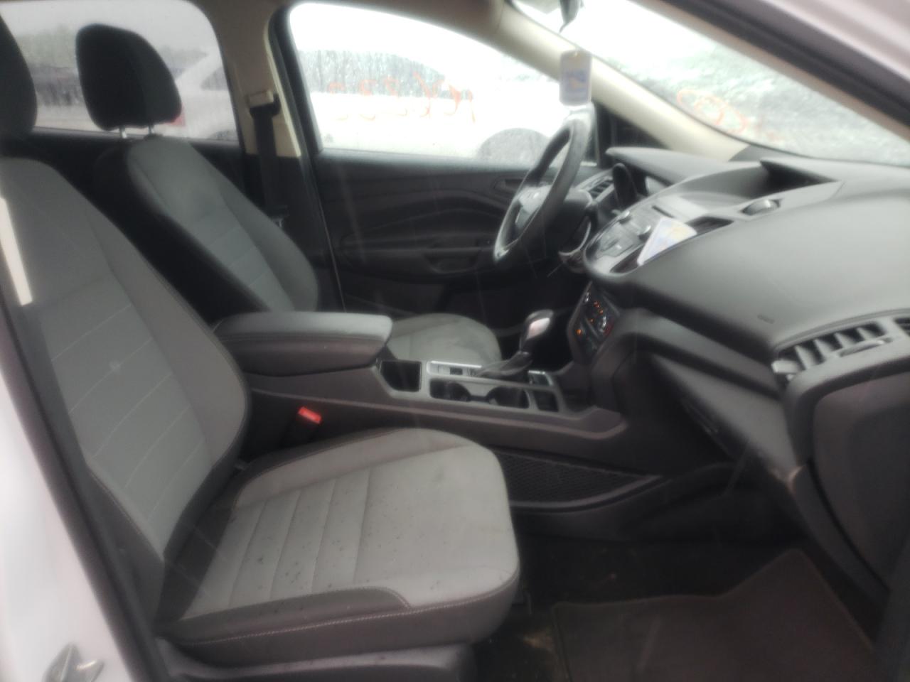 Photo 5 from auction – 2017 FORD ESCAPE S with VIN 1FMCU0F74HUD95242