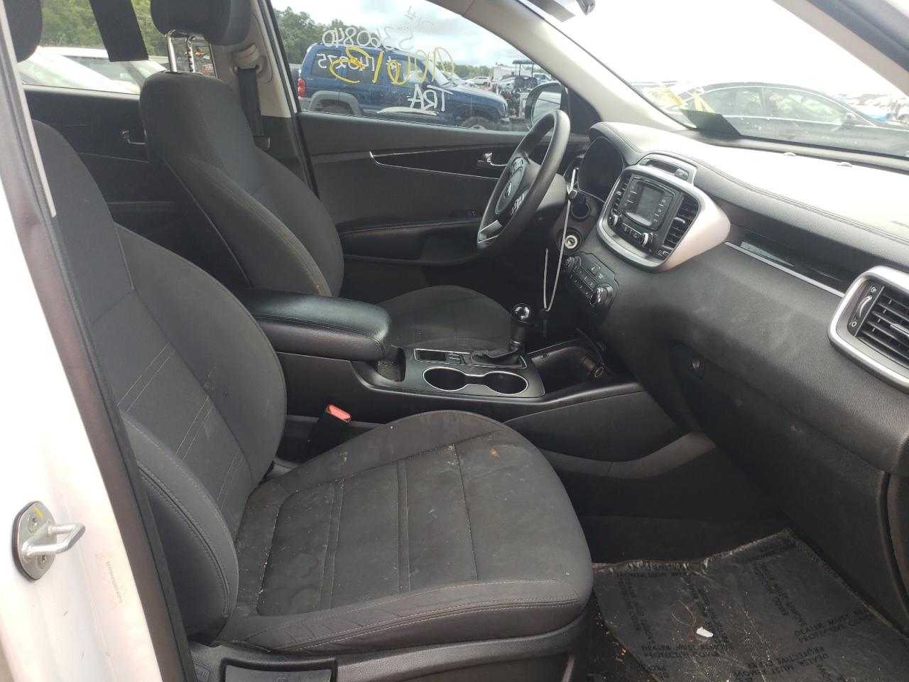 Photo 5 from auction – 2016 KIA SORENTO LX with VIN 5XYPG4A52GG140275