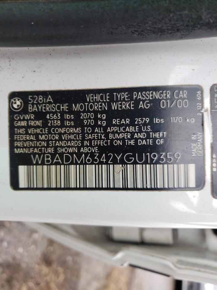 Photo 10 from auction – 2000 BMW 528 I AUTO with VIN WBADM6342YGU19359
