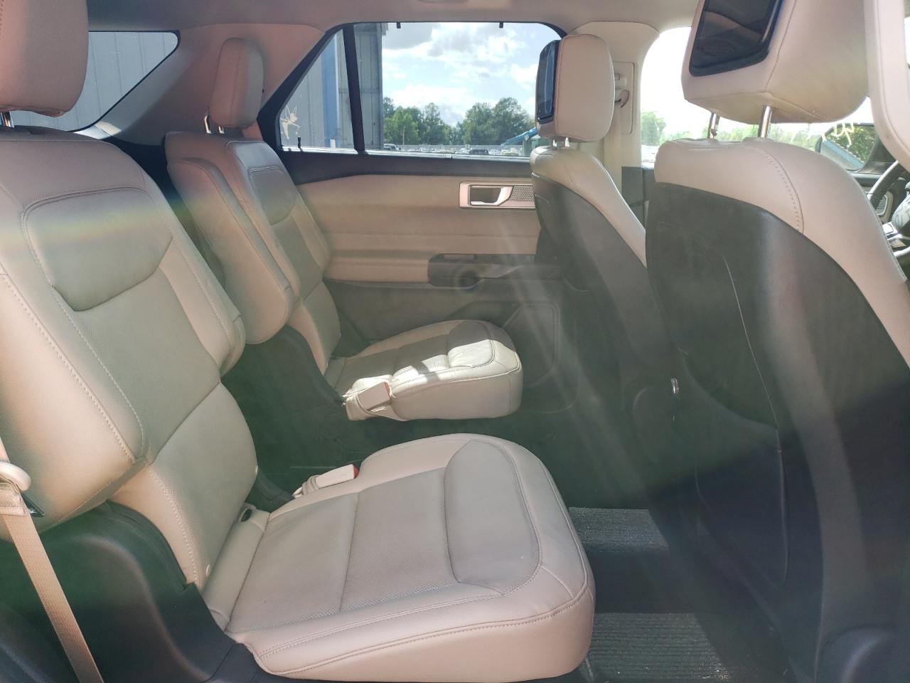 Photo 6 from auction – 2020 FORD EXPLORER L with VIN 1FMSK8FH3LGA01911