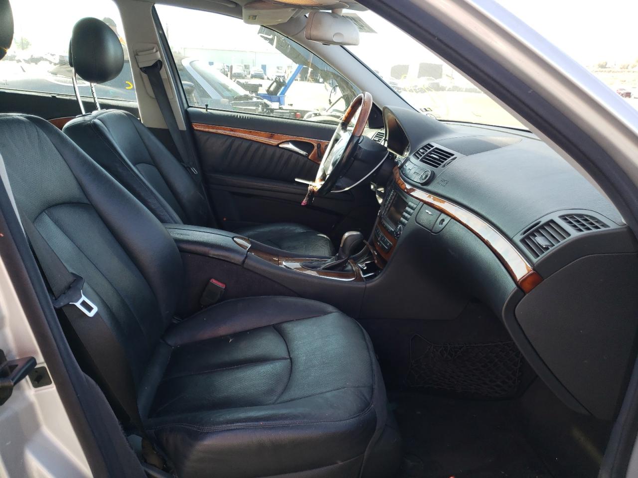 Photo 5 from auction – 2005 MERCEDES-BENZ E 320 with VIN WDBUF65J65A643182