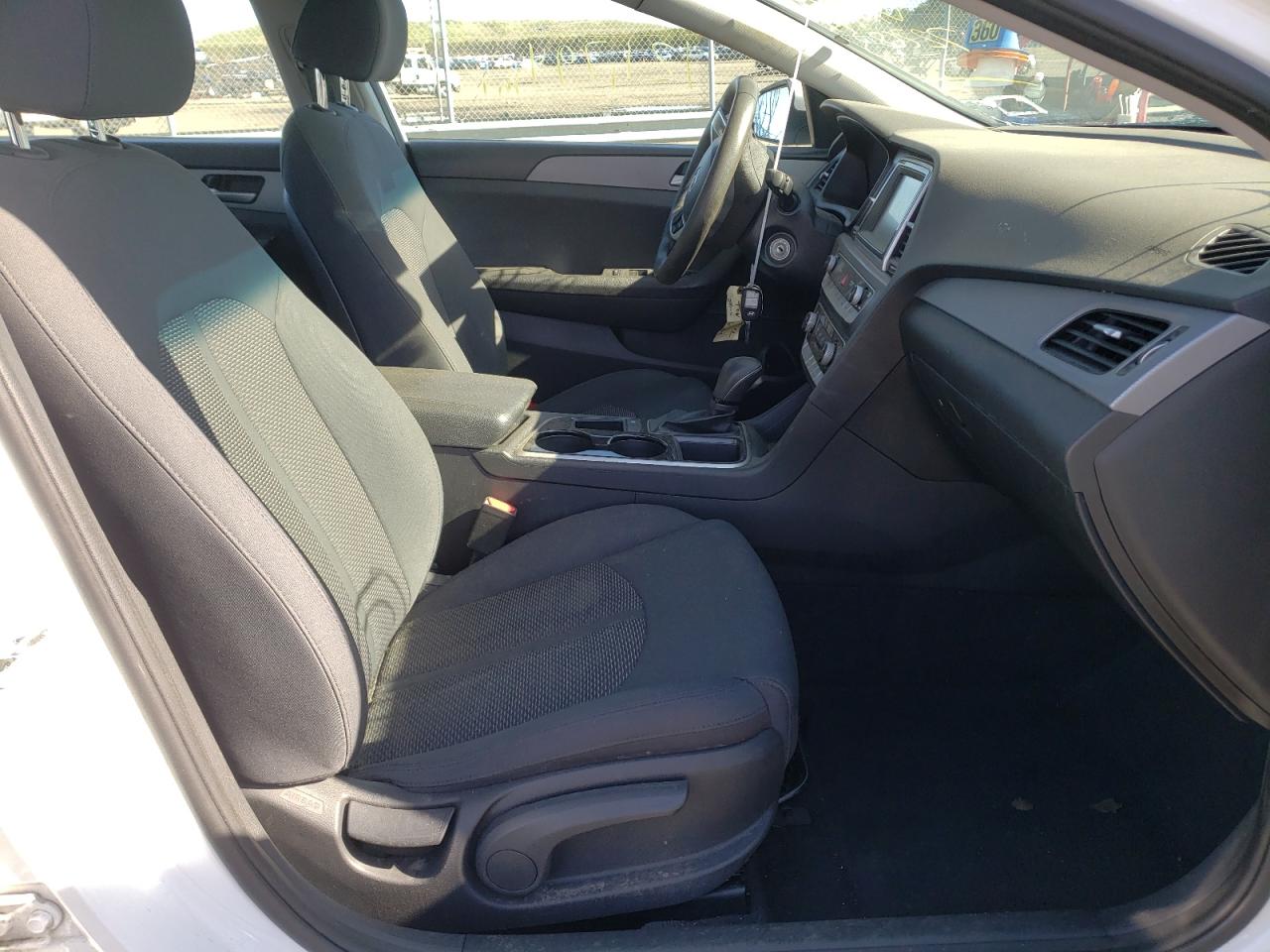 Photo 5 from auction – 2018 HYUNDAI SONATA SE with VIN 5NPE24AF4JH722683