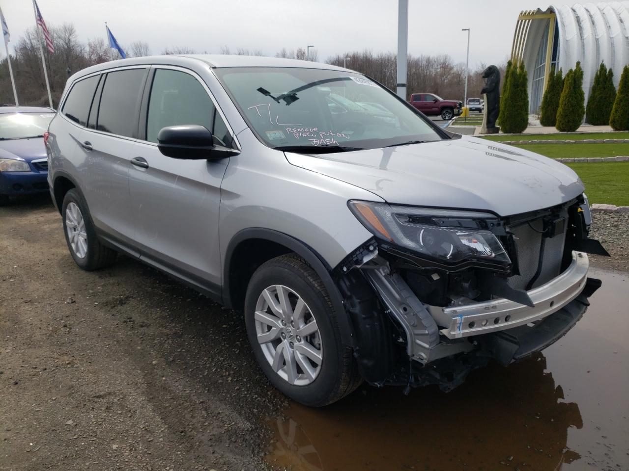 HONDA PILOT LX 2019 with VIN 5FNYF6H19KB008426 - Photo from auction