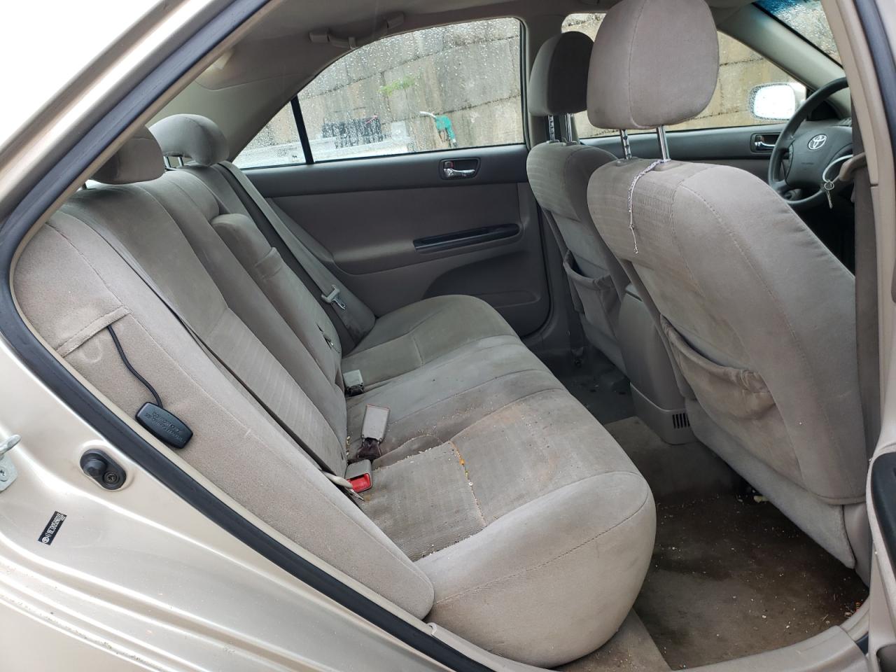 Photo 6 from auction – 2005 TOYOTA CAMRY LE with VIN 4T1BE32K85U960205