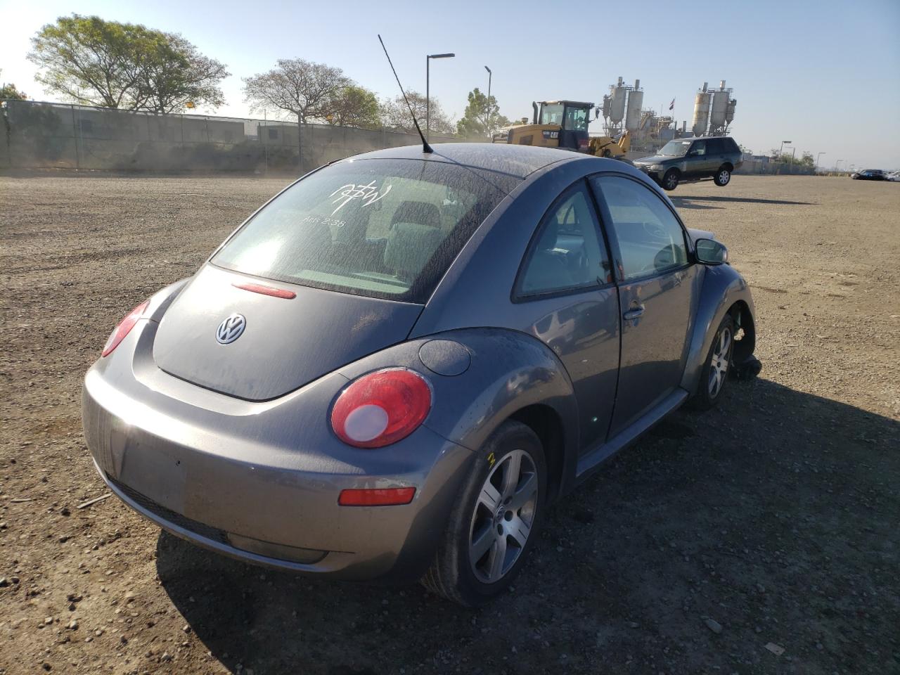 Photo 4 from auction – 2006 VOLKSWAGEN NEW BEETLE with VIN 3VWPW31C46M417860